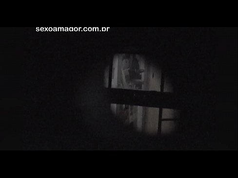 ❤️ Blondie blir hemligt videofilmad av en voyeur från grannskapet gömd bakom ihåliga tegelstenar Fucking at sv.pornolymp.ru ❤